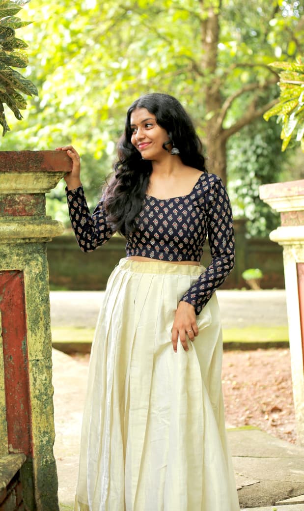 ONAM SKIRT AND TOP [01]